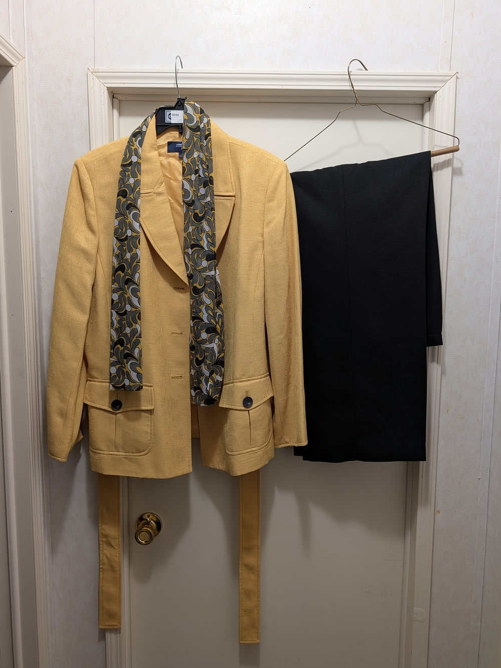 Jones Wear Yellow Blazer with Black Trousers